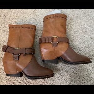 Wrapped Leather Boots by Two Lips